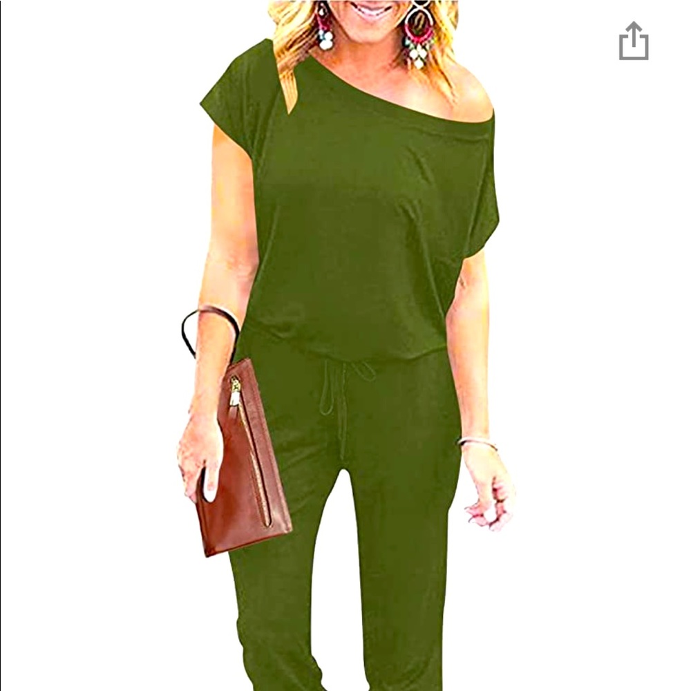 Set of 2 jumpsuits travel must haves